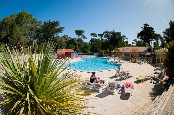 location confortable avec piscine en Vendée