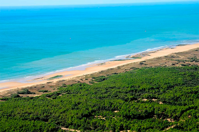 vacances sur la côte Atlantique avec un séjour proche de la plage et de la pistes cyclables 